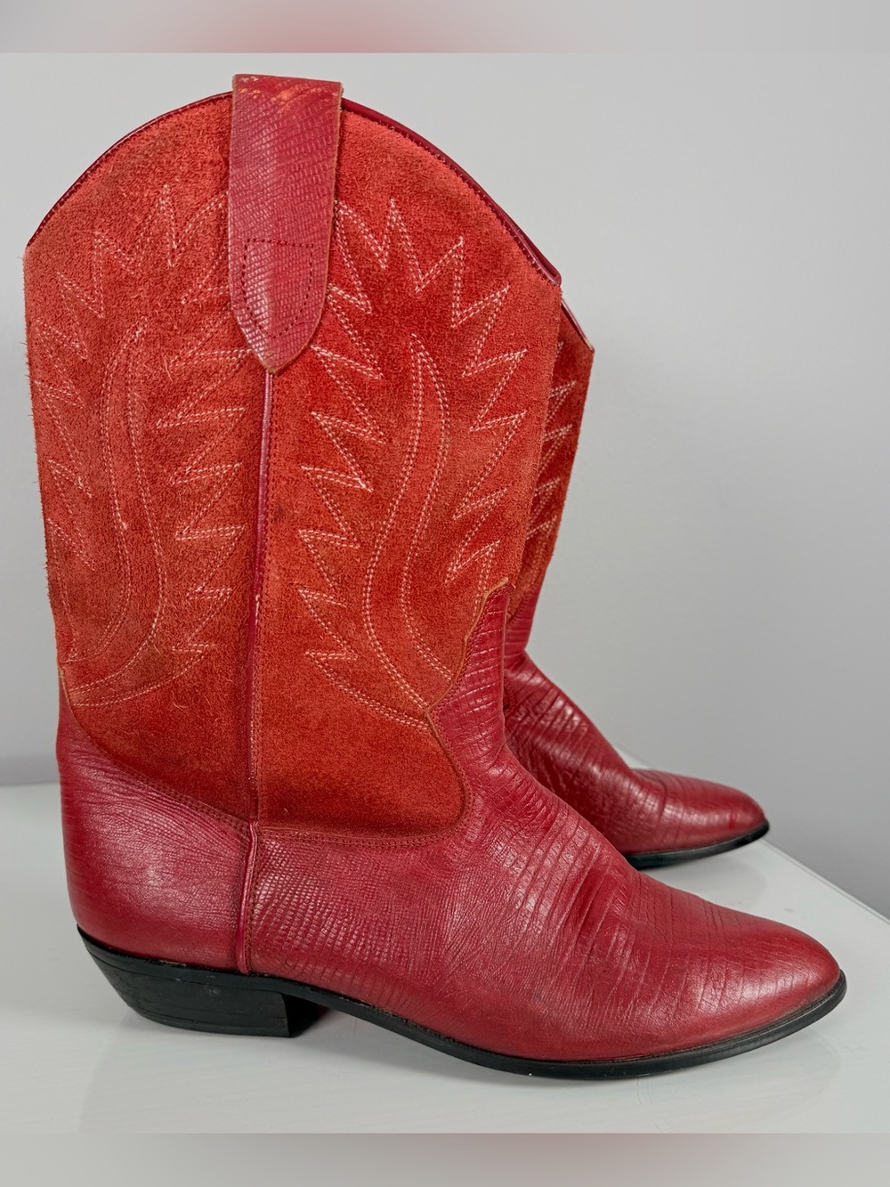 VTG Women’s Cowboy Boots Red Leather & Suede Upper Mid Calf 7.5 Narrow Western